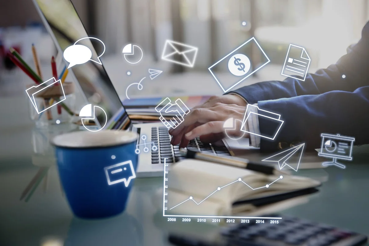 Herramientas de comunicación y marketing en un espacio de trabajo